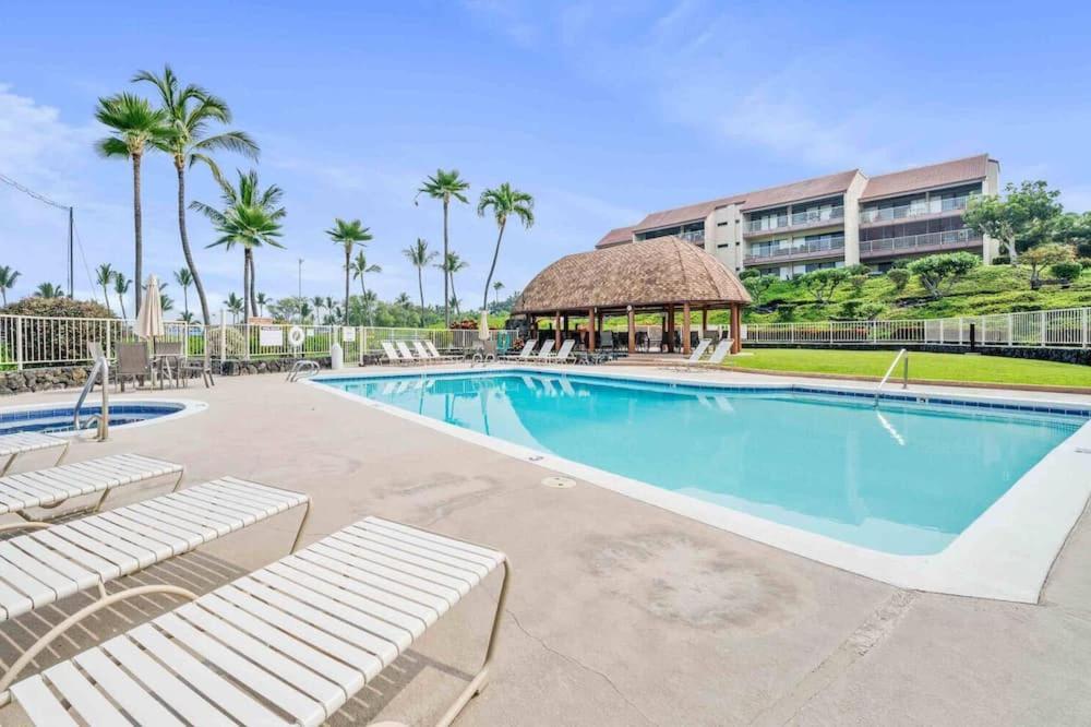 Newly Renovated Condo With Sup Paddle Boards And Golf Clubs Included Kailua-Kona Eksteriør billede